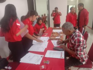 FCT Resmi Mengambil Formulir Cagub di DPD PDI Perjuangan Maluku